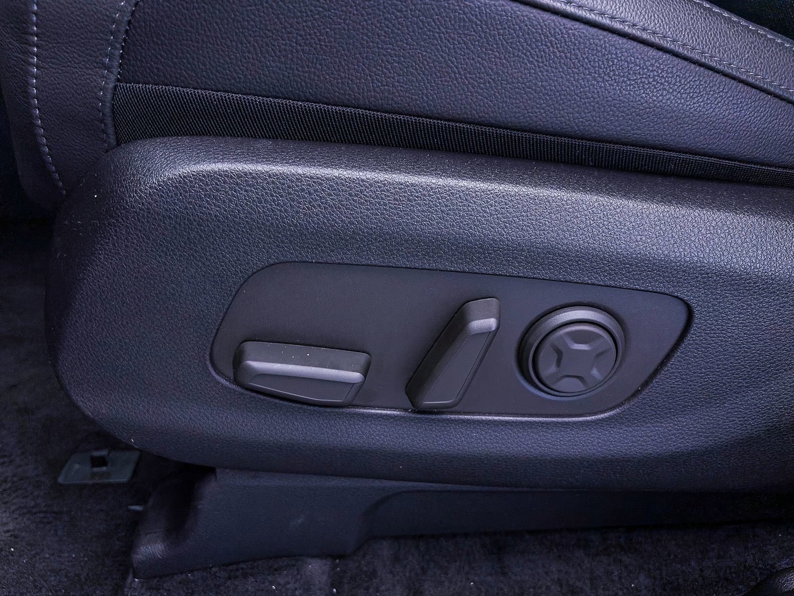 Used 2025 Kia Carnival image 22