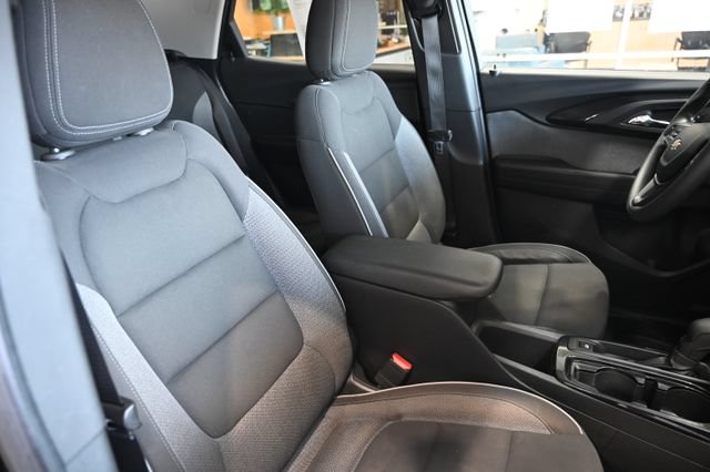 Used 2023 Chevrolet TrailBlazer LT FWD image 8