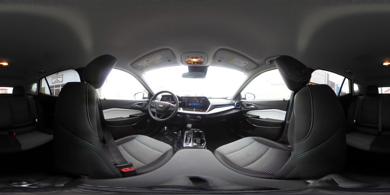 Used 2025 Chevrolet Trax LT image 38