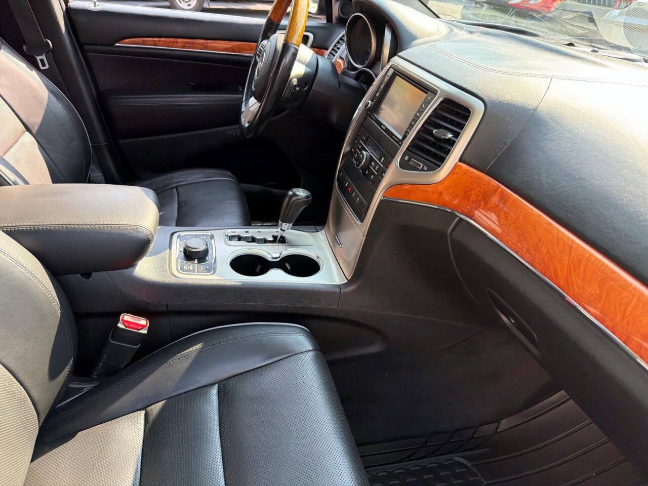 Used 2012 Jeep Grand Cherokee Overland AWD/4WD image 9