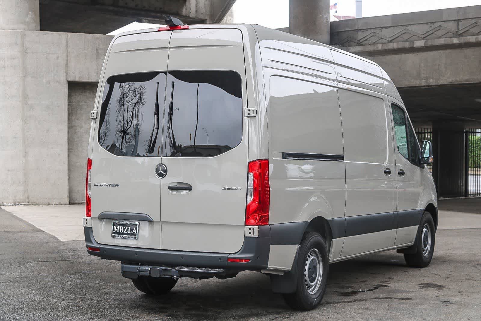 Used 2024 Mercedes-Benz Sprinter 2500 image 6
