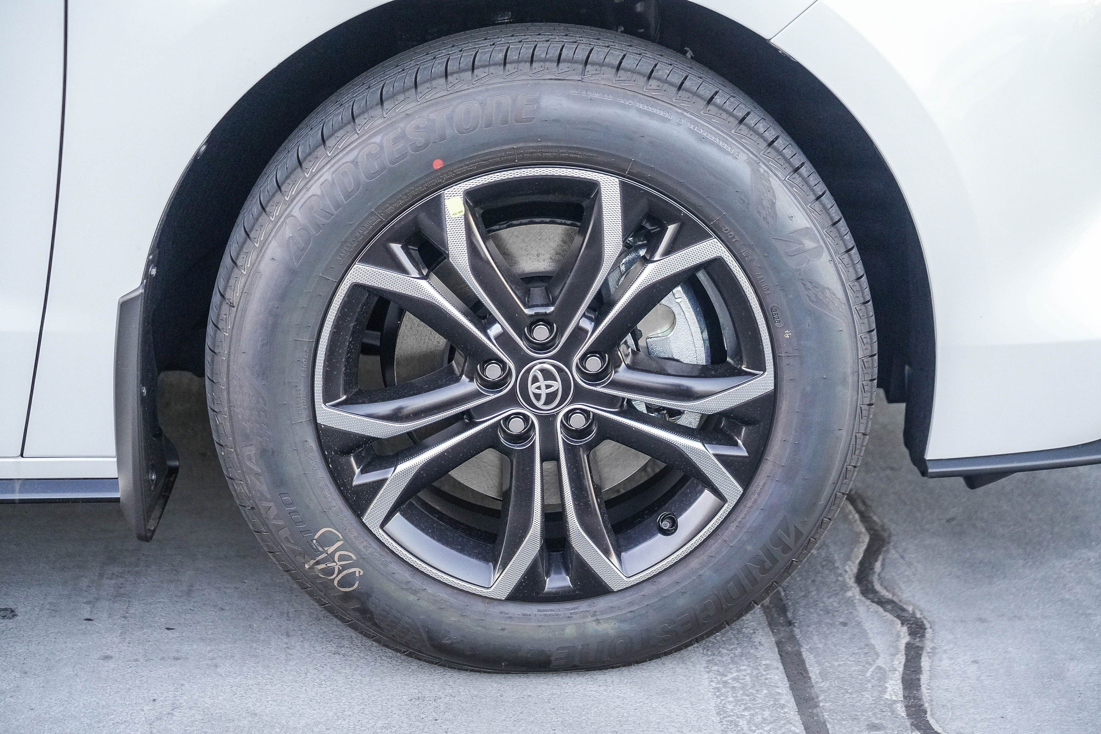 New 2026 Toyota Sienna Platinum AWD/4WD image 12