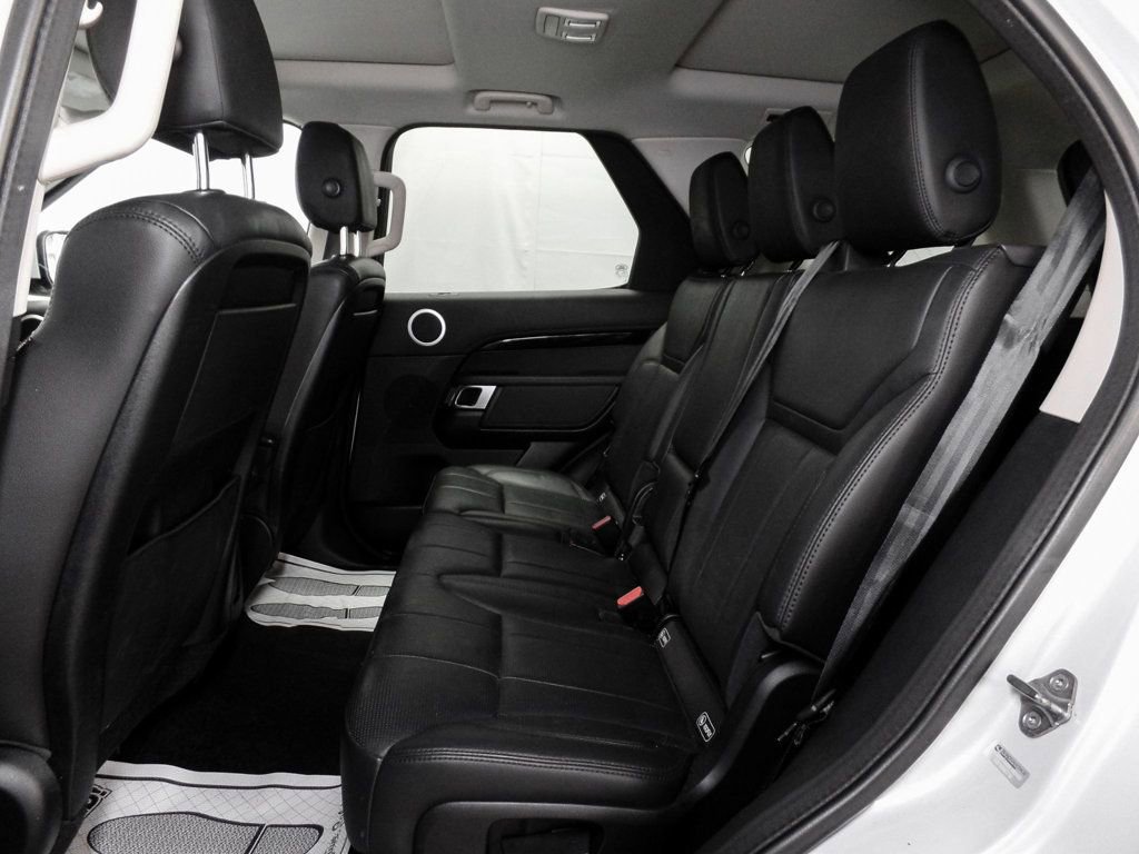 Used 2019 Land Rover Discovery SE image 10