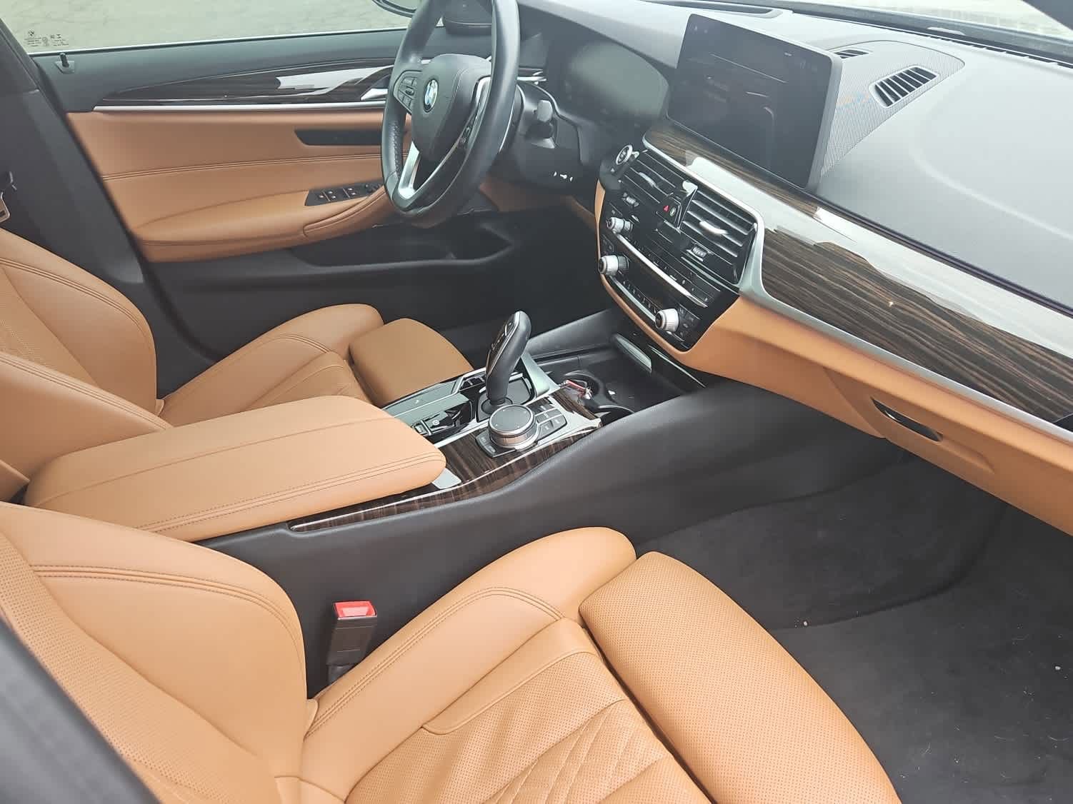 Used 2021 BMW 530i w/ Premium Package RWD image 13