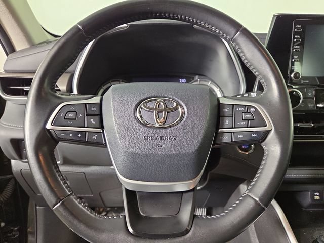 Used 2022 Toyota Highlander XLE FWD image 22