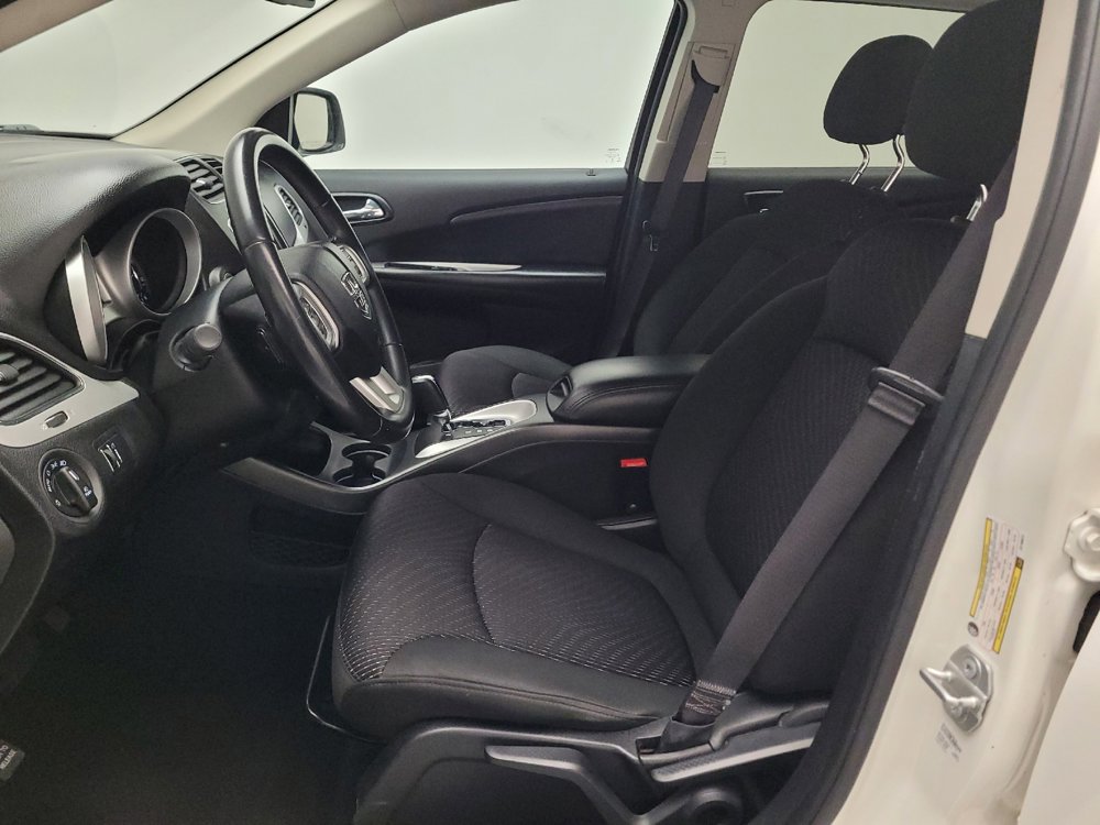 Used 2019 Dodge Journey SE image 17