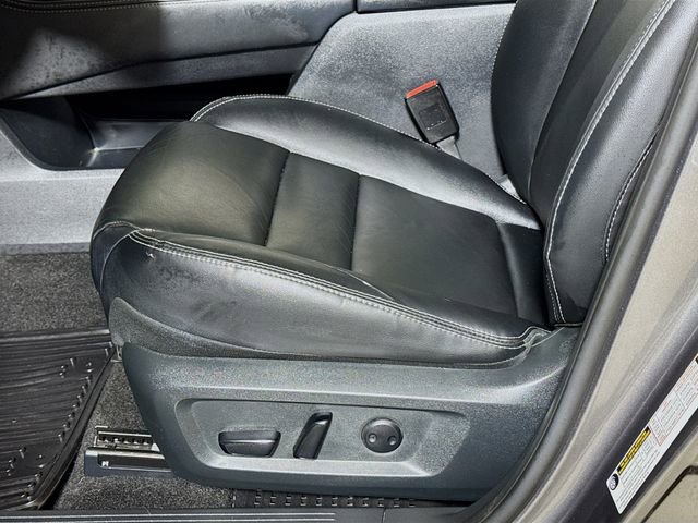 Used 2023 Nissan Rogue SL w/ SL Premium Package FWD image 17
