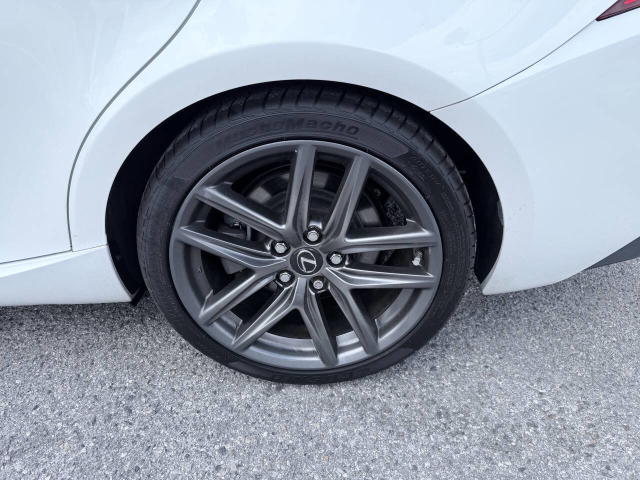 Used 2016 Lexus IS 200t w/ F Sport Package RWD image 10
