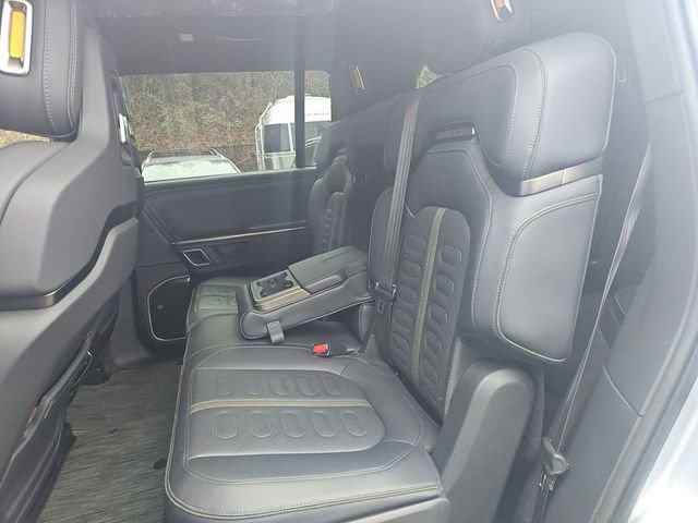 Used 2024 Rivian R1S Adventure image 10