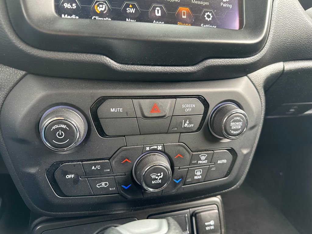 Certified 2023 Jeep Renegade Latitude AWD/4WD image 27