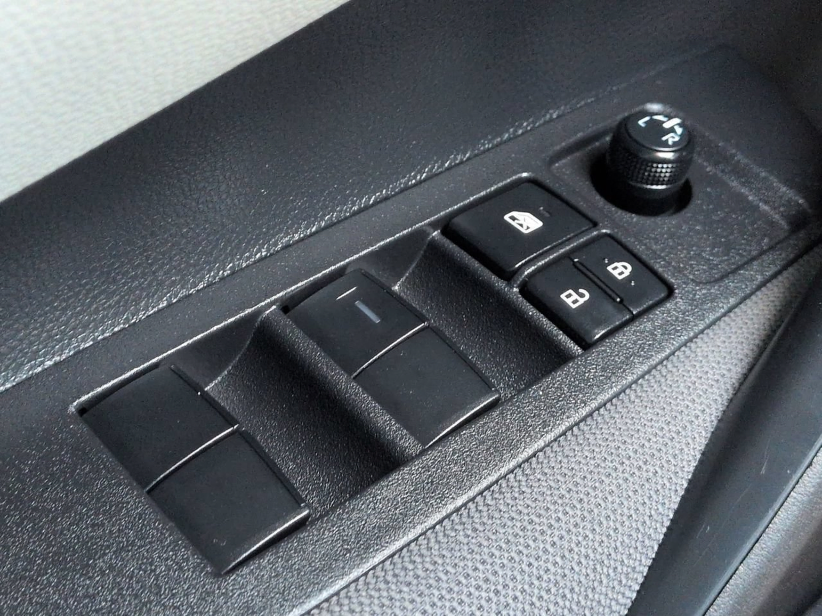 Used 2025 Toyota Corolla LE FWD image 24