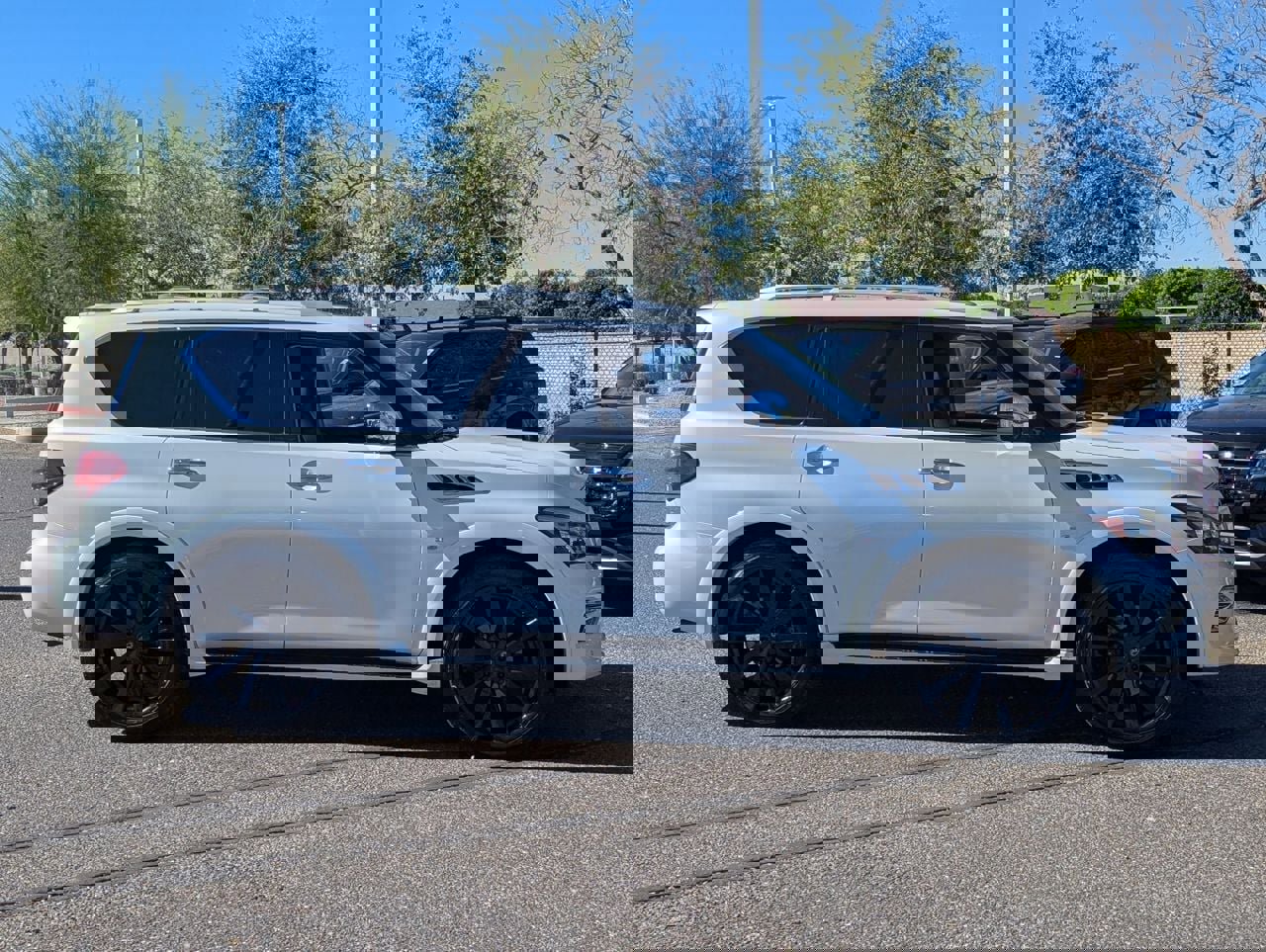 Used 2016 INFINITI QX80 2WD w/ Deluxe Technology Package image 7