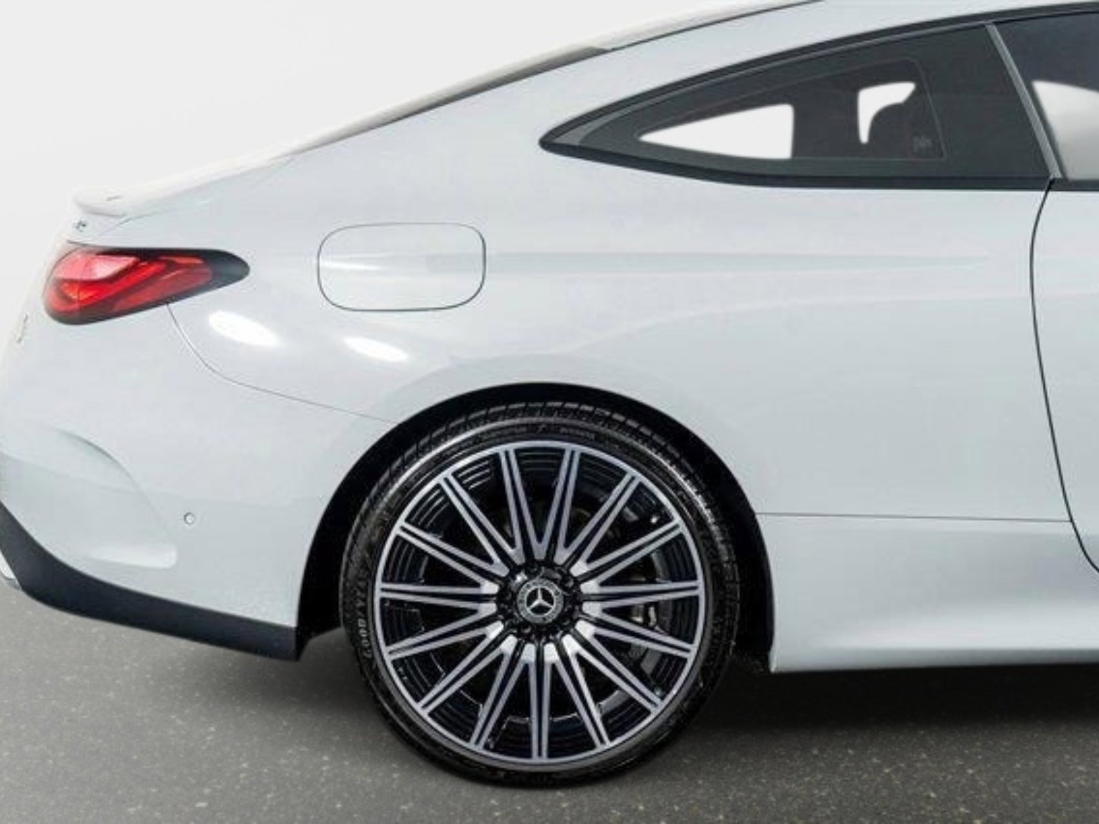 Used 2024 Mercedes-Benz CLE 450 4MATIC Coupe image 10