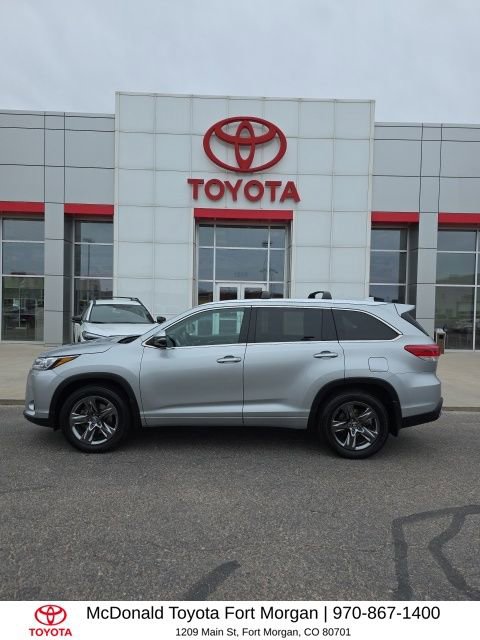 Used 2017 Toyota Highlander Limited Platinum image 2