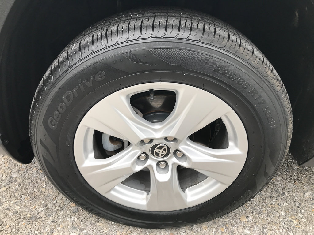 Used 2021 Toyota RAV4 XLE AWD/4WD image 11