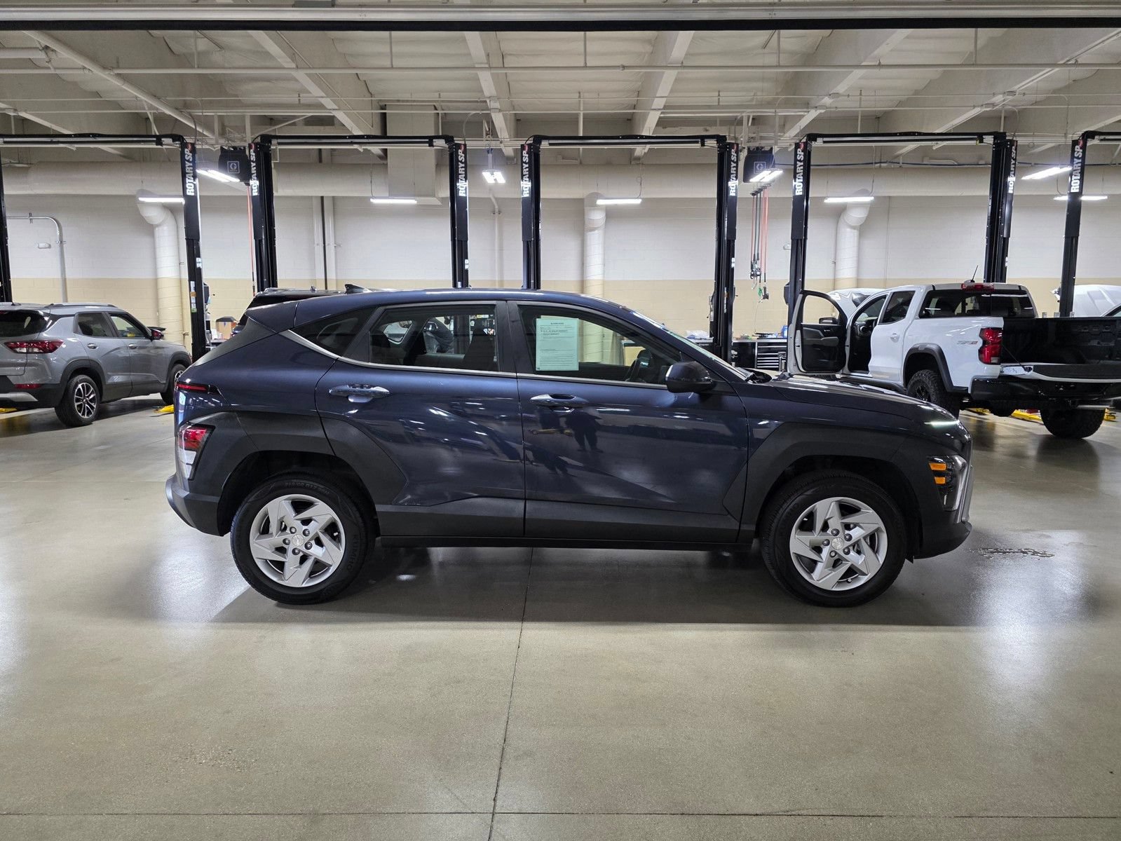 Used 2024 Hyundai Kona SE AWD/4WD image 8