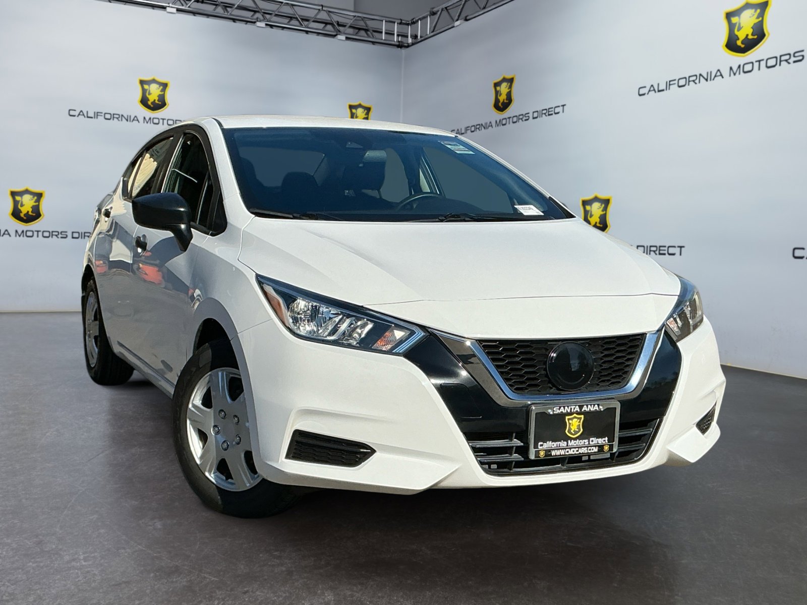 Used 2021 Nissan Versa S image 3