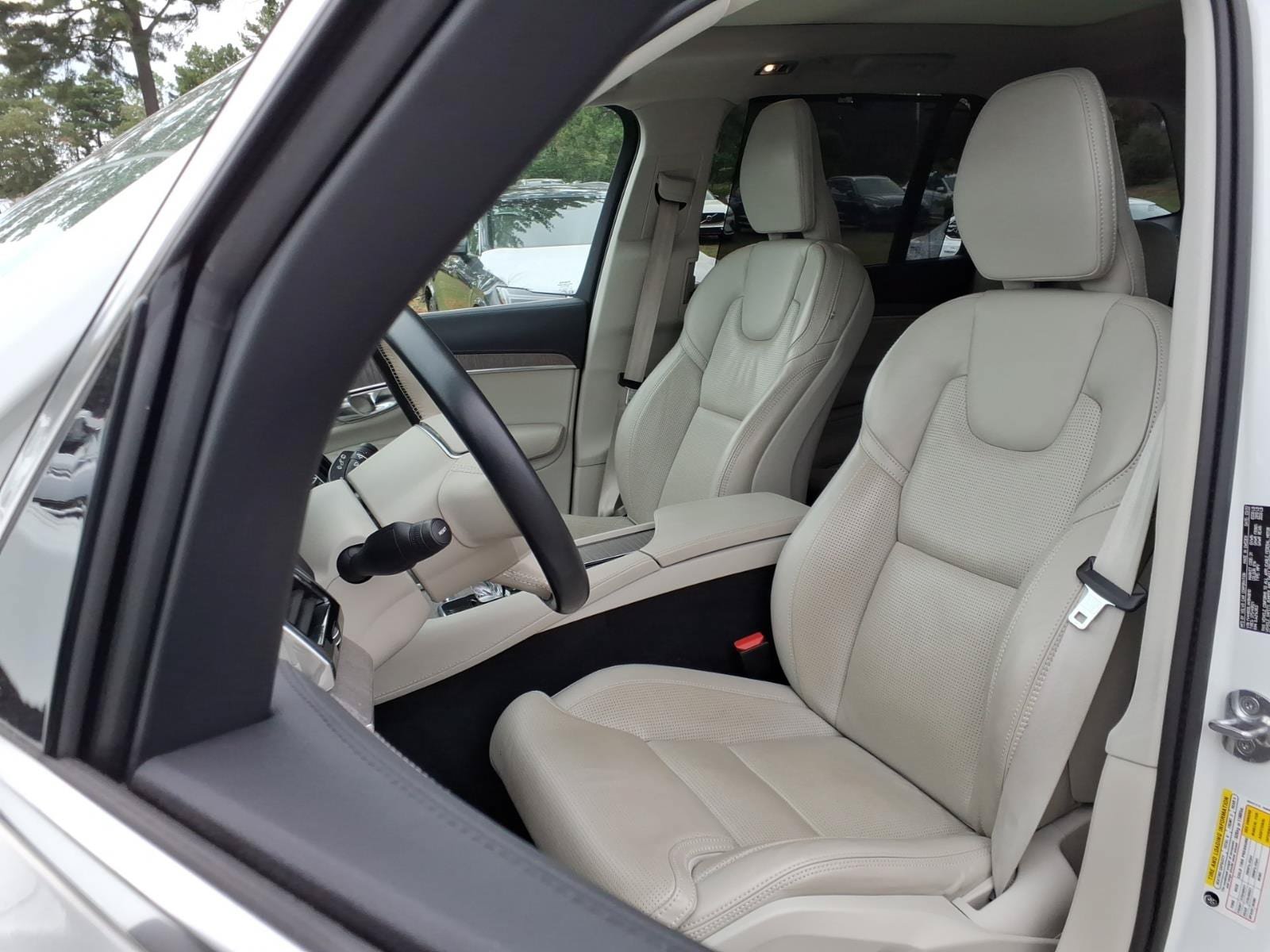 Used 2022 Volvo XC90 T8 Inscription w/ Advanced Package AWD/4WD image 6