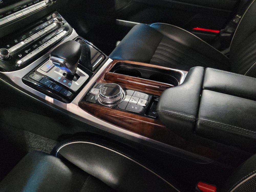 Used 2017 Genesis G90 5.0 Ultimate RWD image 26