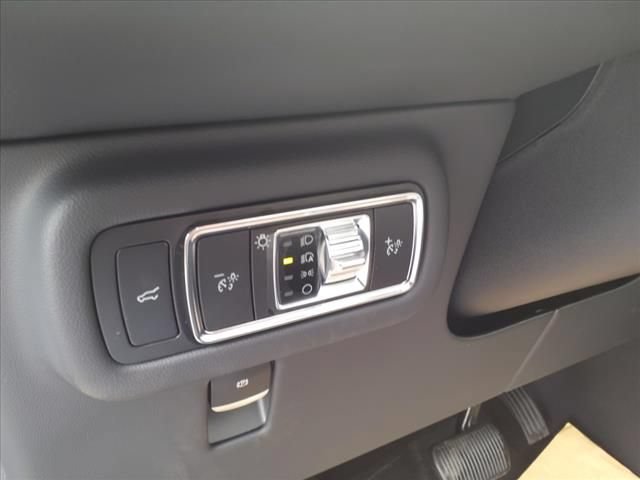 New 2024 Lincoln Nautilus Premier w/ Equipment Group 102A AWD/4WD image 9