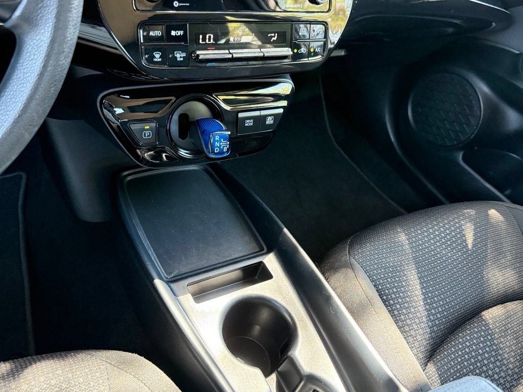 Used 2022 Toyota Prius LE FWD image 22