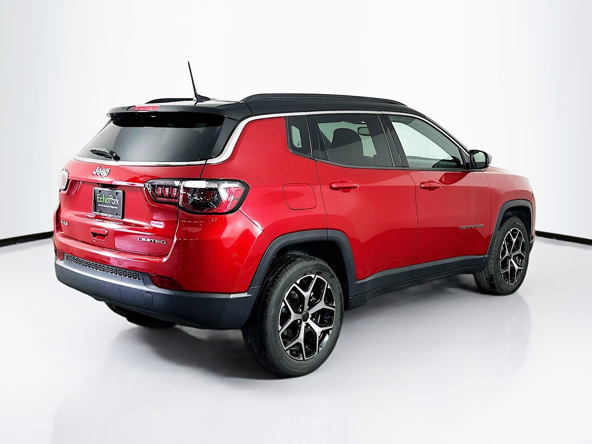 Used 2025 Jeep Compass Limited image 9