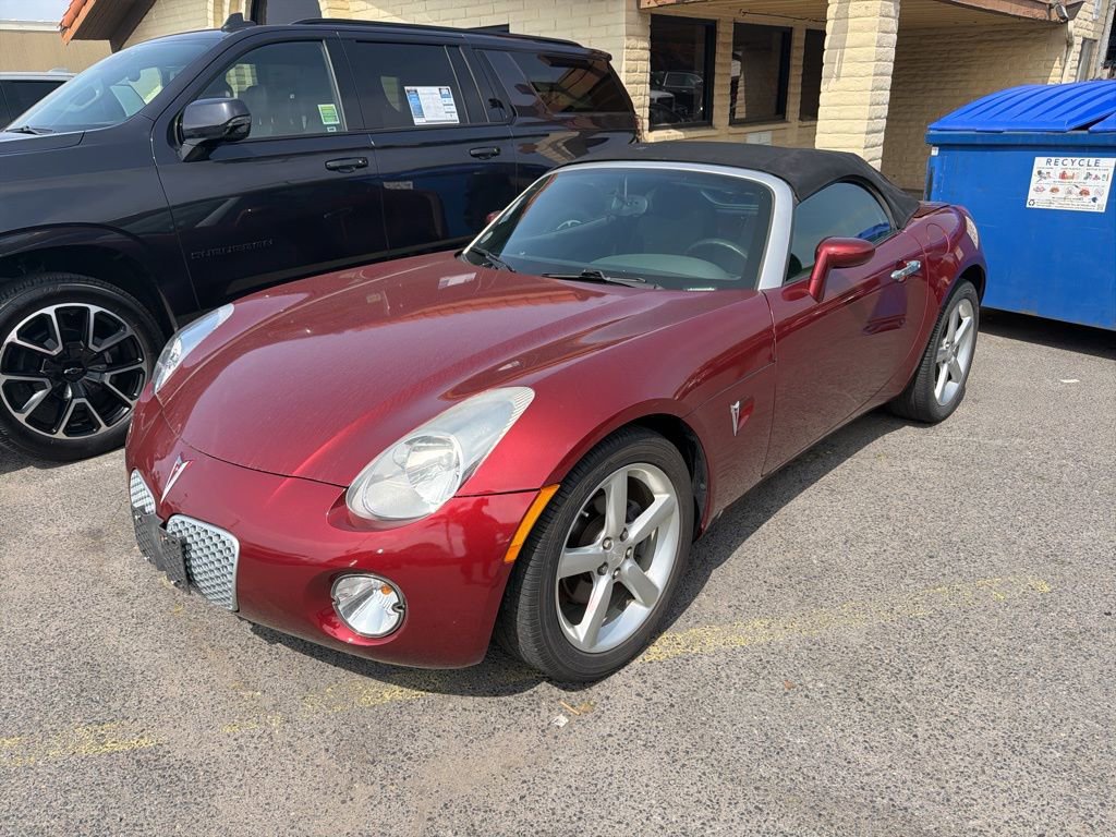 Used 2009 Pontiac Solstice Convertible image 1
