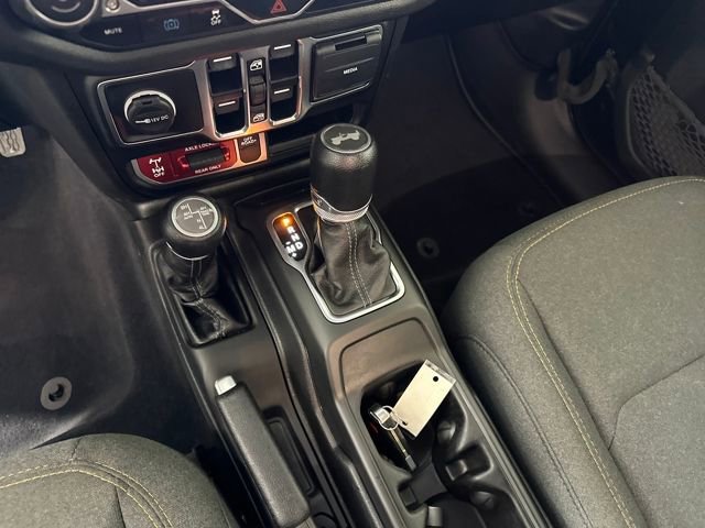 Used 2024 Jeep Wrangler Unlimited image 19