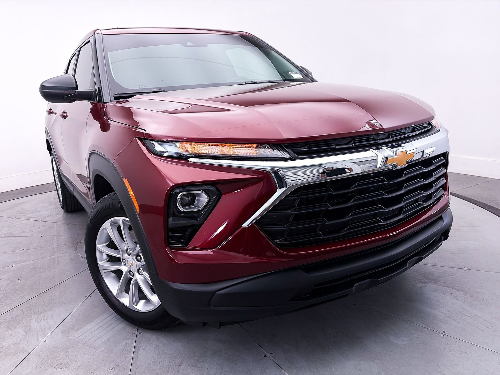 Used 2024 Chevrolet TrailBlazer LS w/ LS Convenience Package FWD image 3
