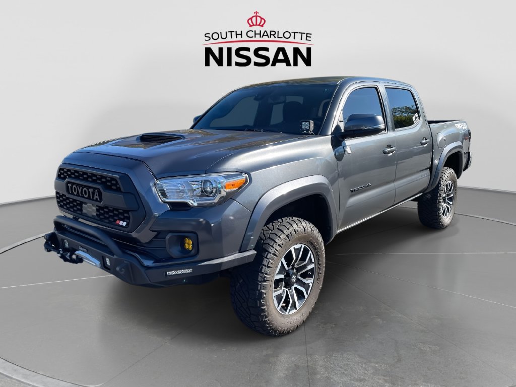Used 2020 Toyota Tacoma TRD Sport AWD/4WD image 3
