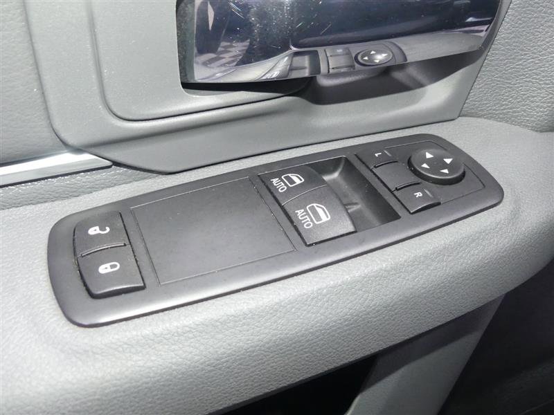 Used 2016 RAM 2500 Tradesman w/ Chrome Appearance Group image 17