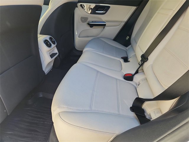 Used 2024 Mercedes-Benz GLC 300 4MATIC image 24