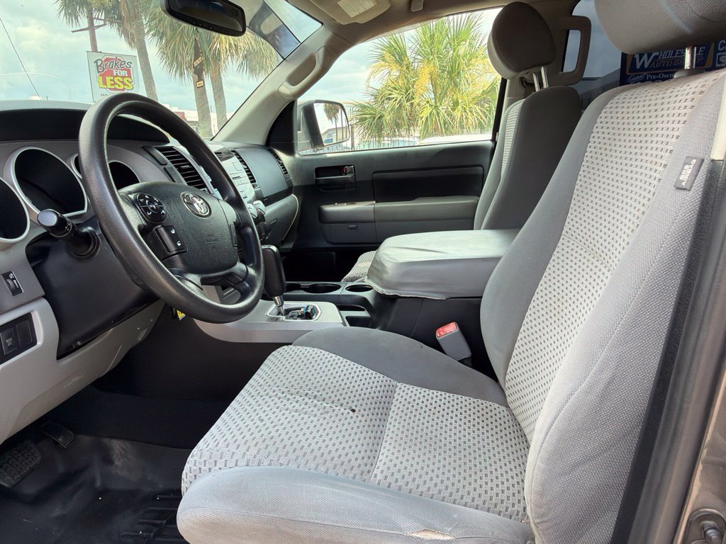Used 2013 Toyota Tundra 4x4 CrewMax w/ Tow Pkg image 7