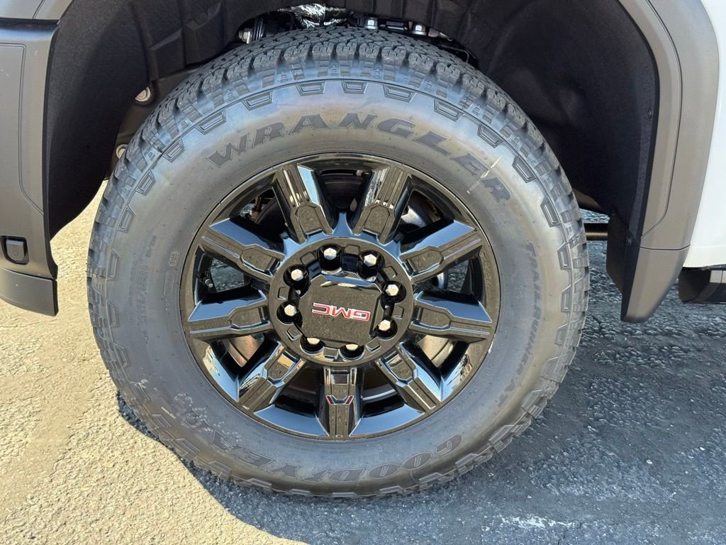 New 2026 GMC Sierra 2500 AT4 w/ AT4 Premium Plus Package image 10