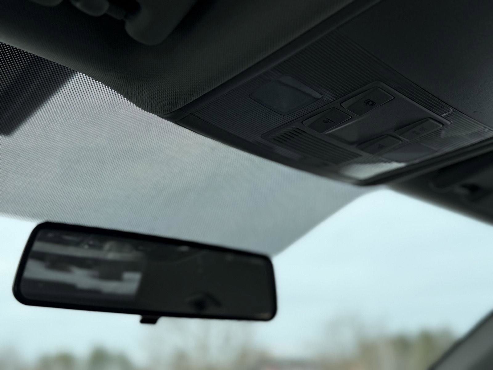 Used 2022 Volkswagen Taos S image 22