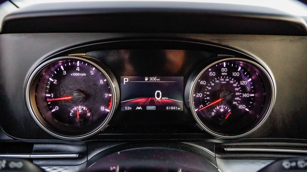 Used 2024 Kia Carnival LX image 28