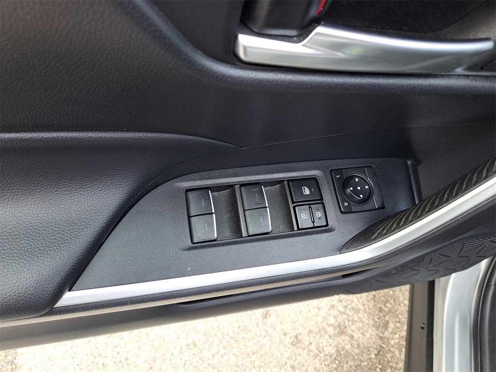 Used 2023 Toyota RAV4 XLE Premium image 15