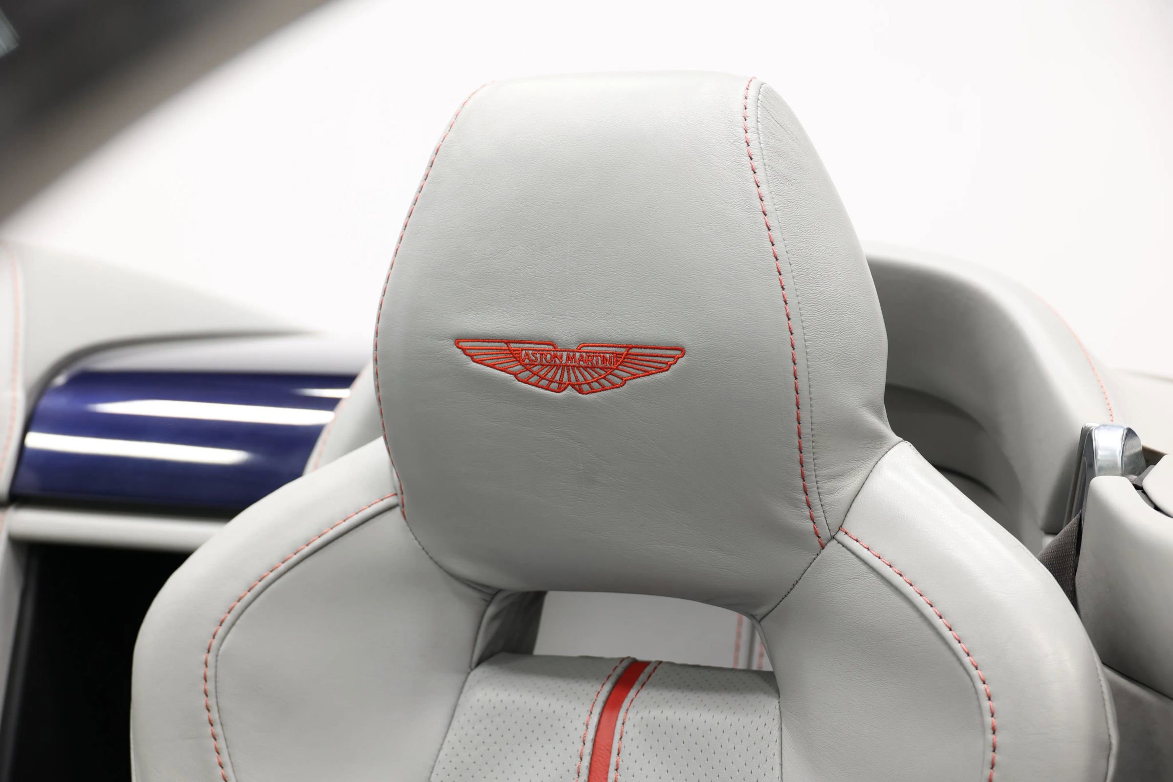 Used 2016 Aston Martin V8 Vantage GT RWD image 19