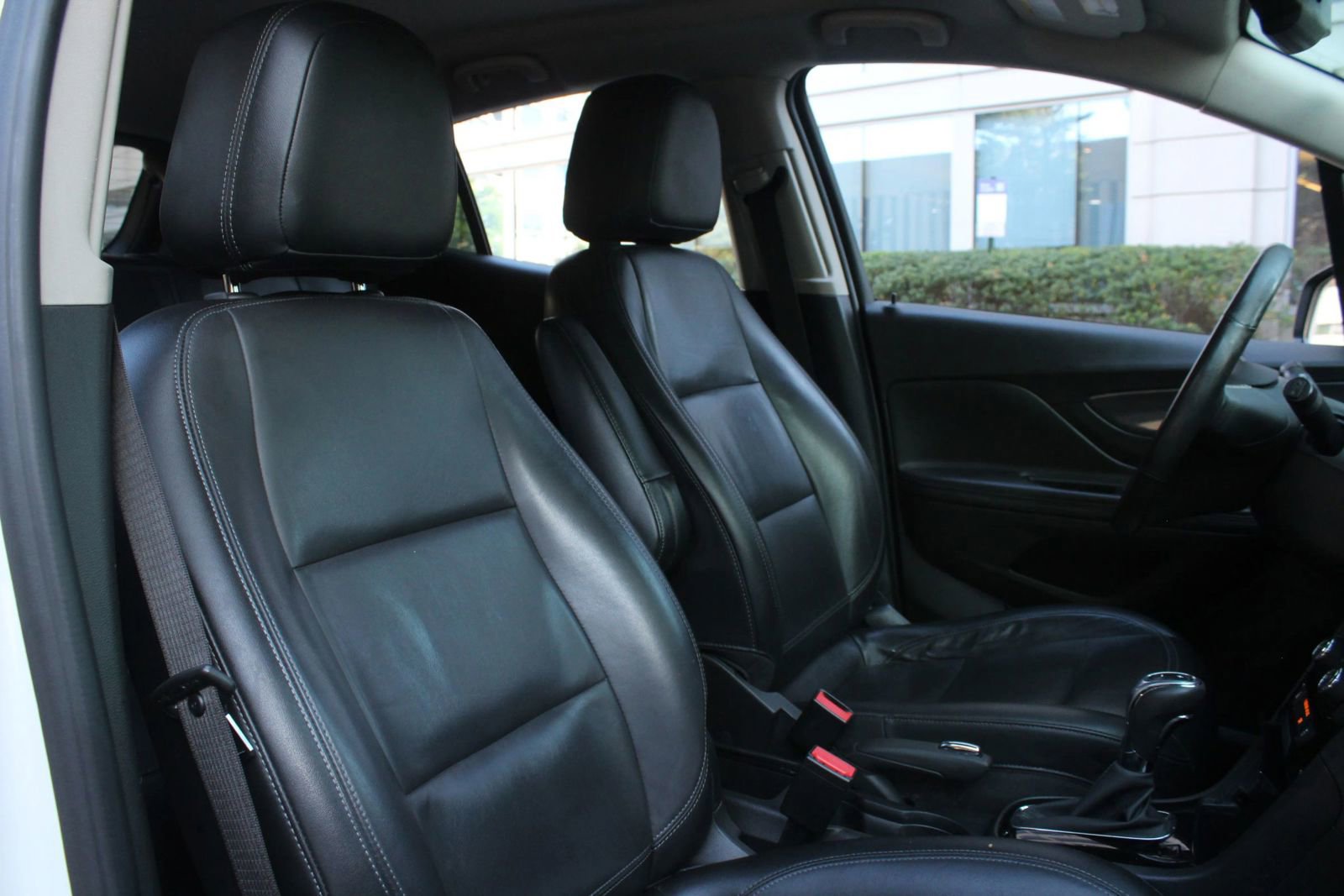 Used 2018 Buick Encore Essence image 28