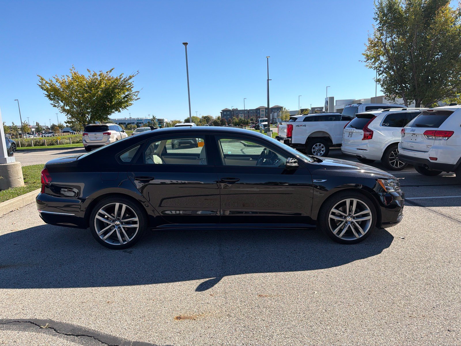 Used 2018 Volkswagen Passat 2.0T R-Line FWD image 14