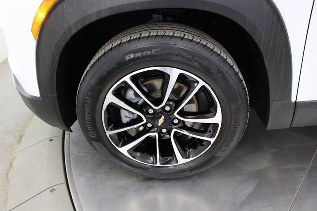 Used 2025 Chevrolet TrailBlazer LT w/ Driver Confidence Package image 7