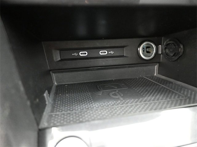 Used 2021 Volkswagen Tiguan SE R-Line w/ 3-Row Tiguan MDO Package image 3