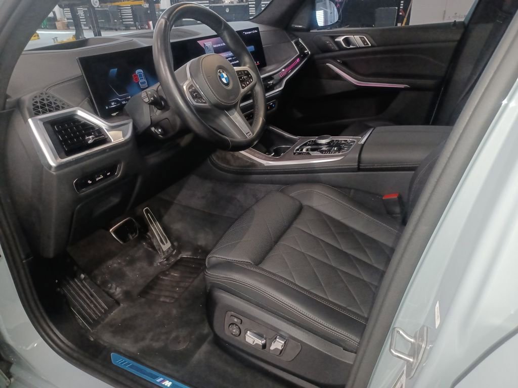 Certified 2025 BMW X7 xDrive40i w/ M Sport Package image 26