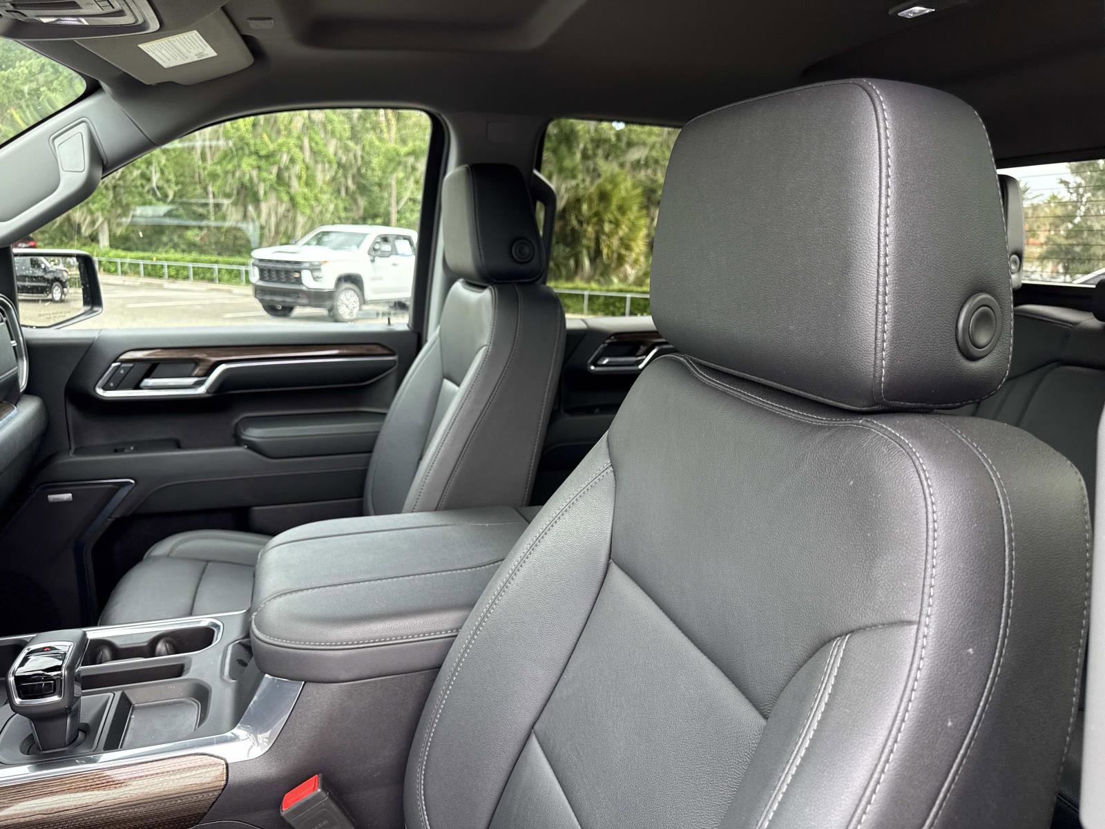 Used 2024 Chevrolet Silverado 1500 LT Trail Boss w/ Convenience Package II image 20