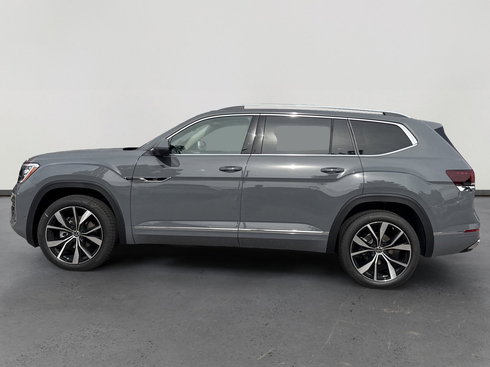 New 2026 Volkswagen Atlas SEL Premium R-Line image 3