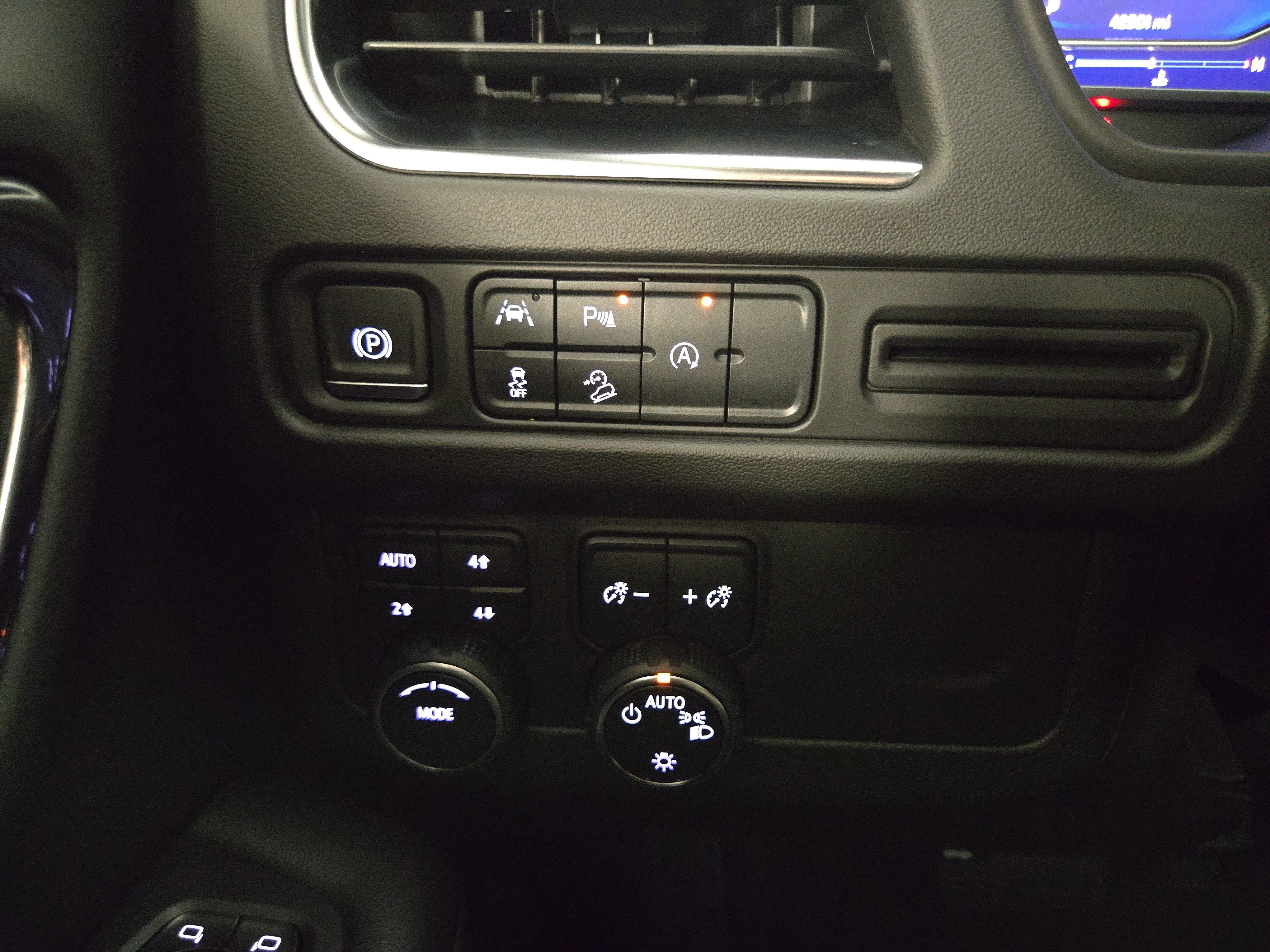 Certified 2023 Chevrolet Suburban Z71 AWD/4WD image 31
