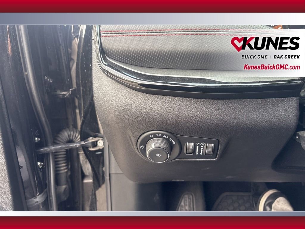 Used 2024 Jeep Compass Trailhawk image 16