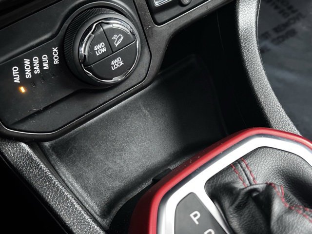 Used 2019 Jeep Renegade Trailhawk w/ Cold Weather Group II image 15