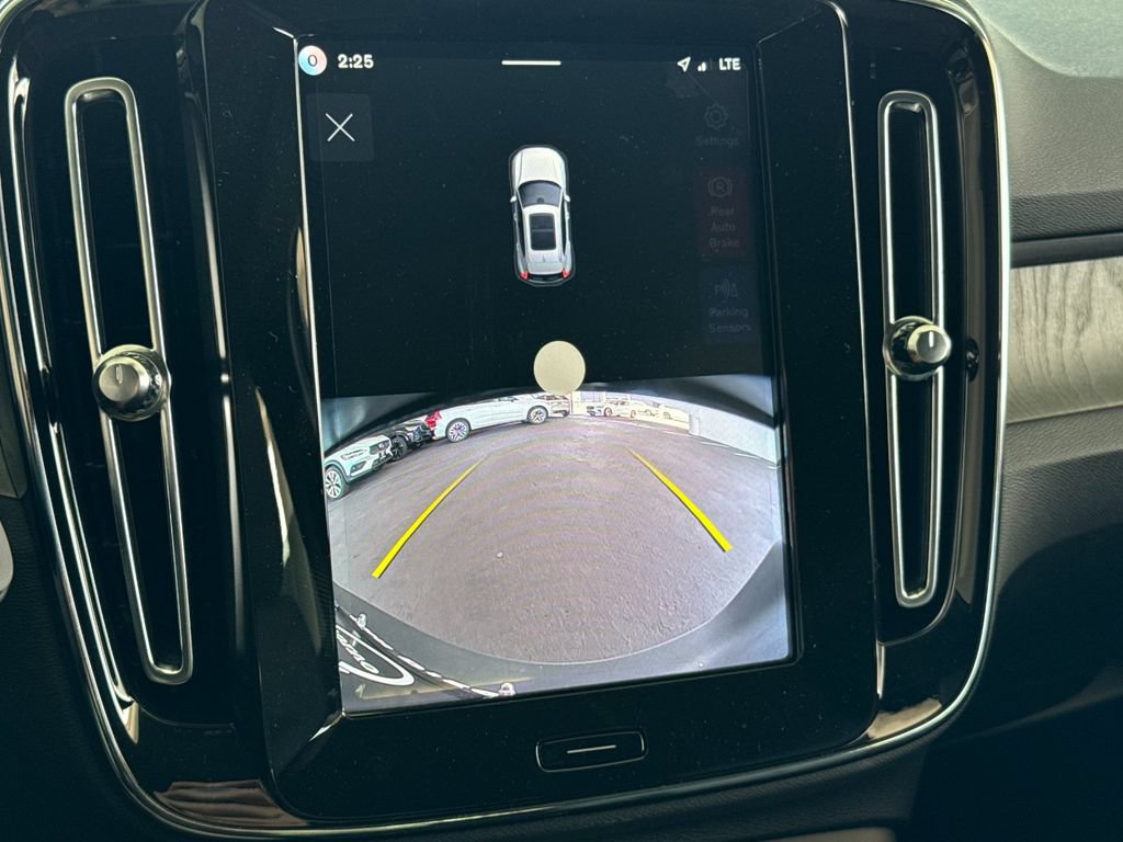 New 2026 Volvo XC40 B5 Core w/ Climate Package AWD/4WD image 19