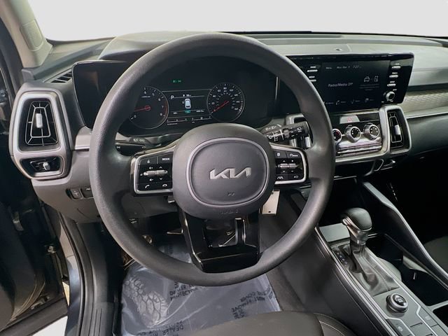 Certified 2023 Kia Sorento LX image 11
